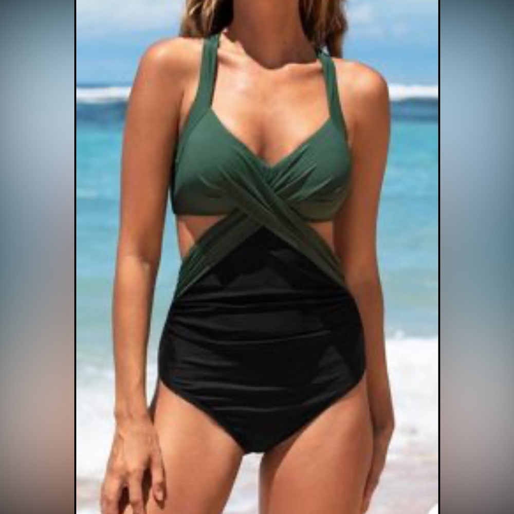Cupshe one-piece cut out swimsuit